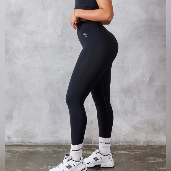 Vanquish Neutral V2 Seamless Black Legging - Picture 2 of 5